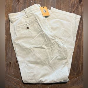 Duck Head men’s khaki slacks. New with tags! Size 36x30.